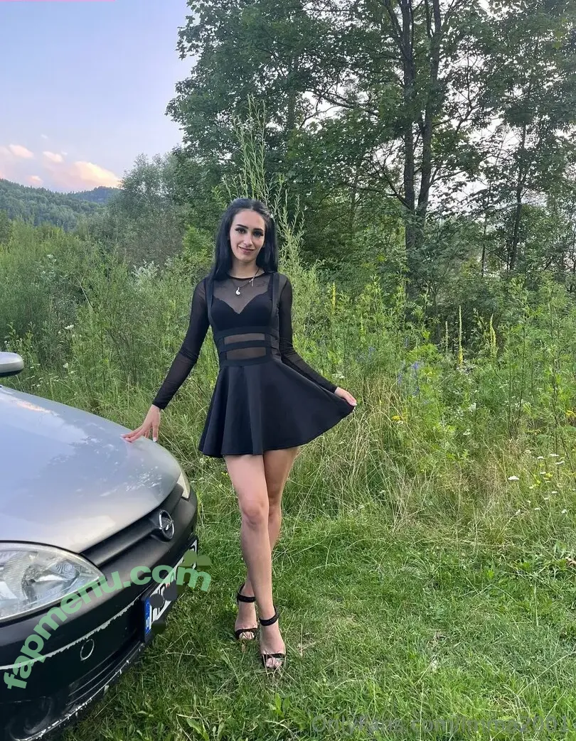 imma2001 nude photo #0385 (imma.gram)