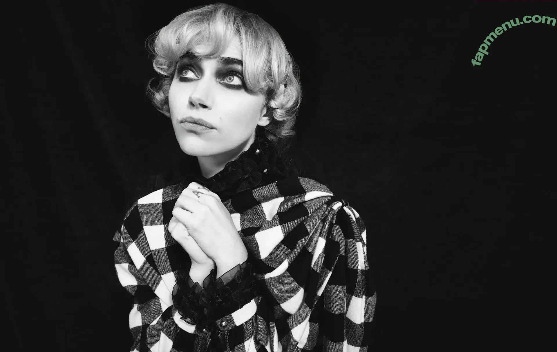 Imogen Poots nude photo #0145 (impoots)