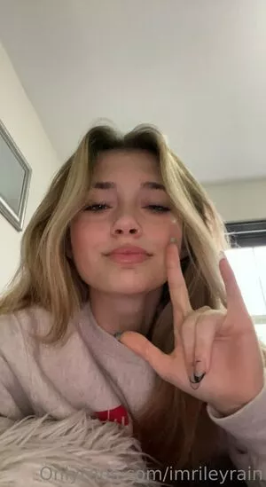imrileyrain nude photo #0013