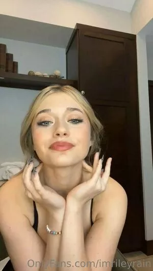 imrileyrain nude photo #0027