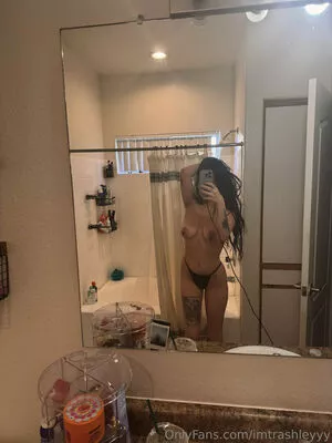 Imtrashleyyy / trashleyraeee nude photo #0100