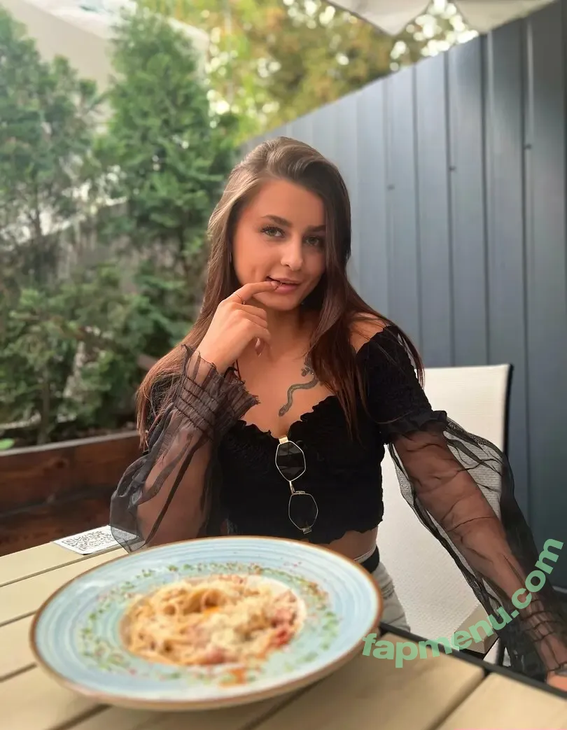imzoeylane nude photo #0020 (eyezoey)