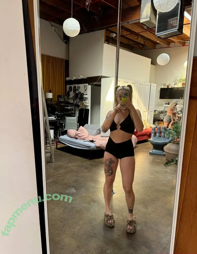 Inaleigh nude photo #0010 (Inaleigh)