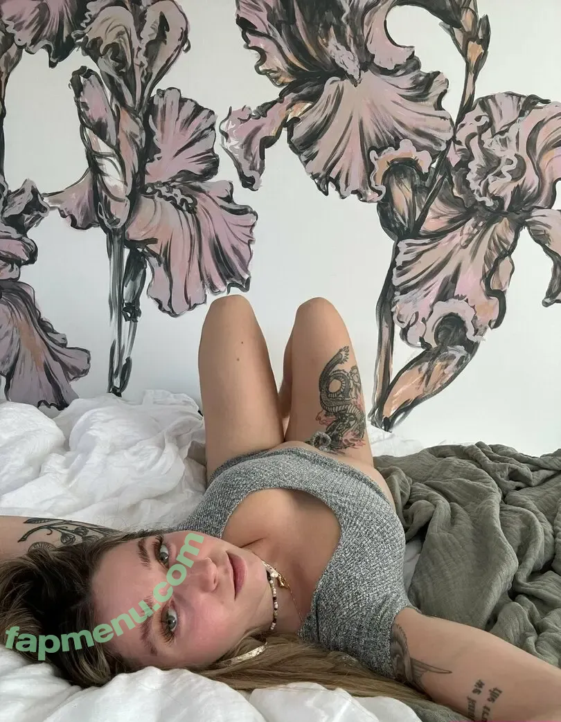 Inaleigh nude photo #0047 (Inaleigh)