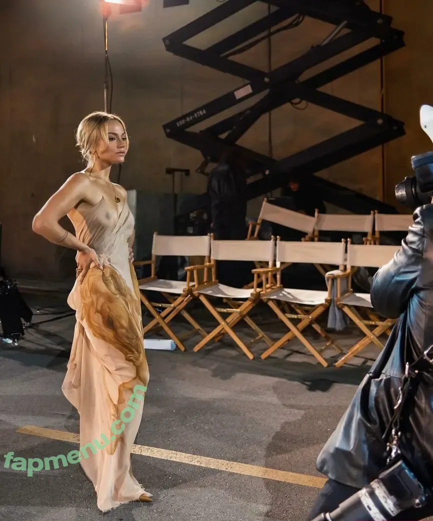 Inanna Sarkis nude photo #0023 (inanna / inannainanna)