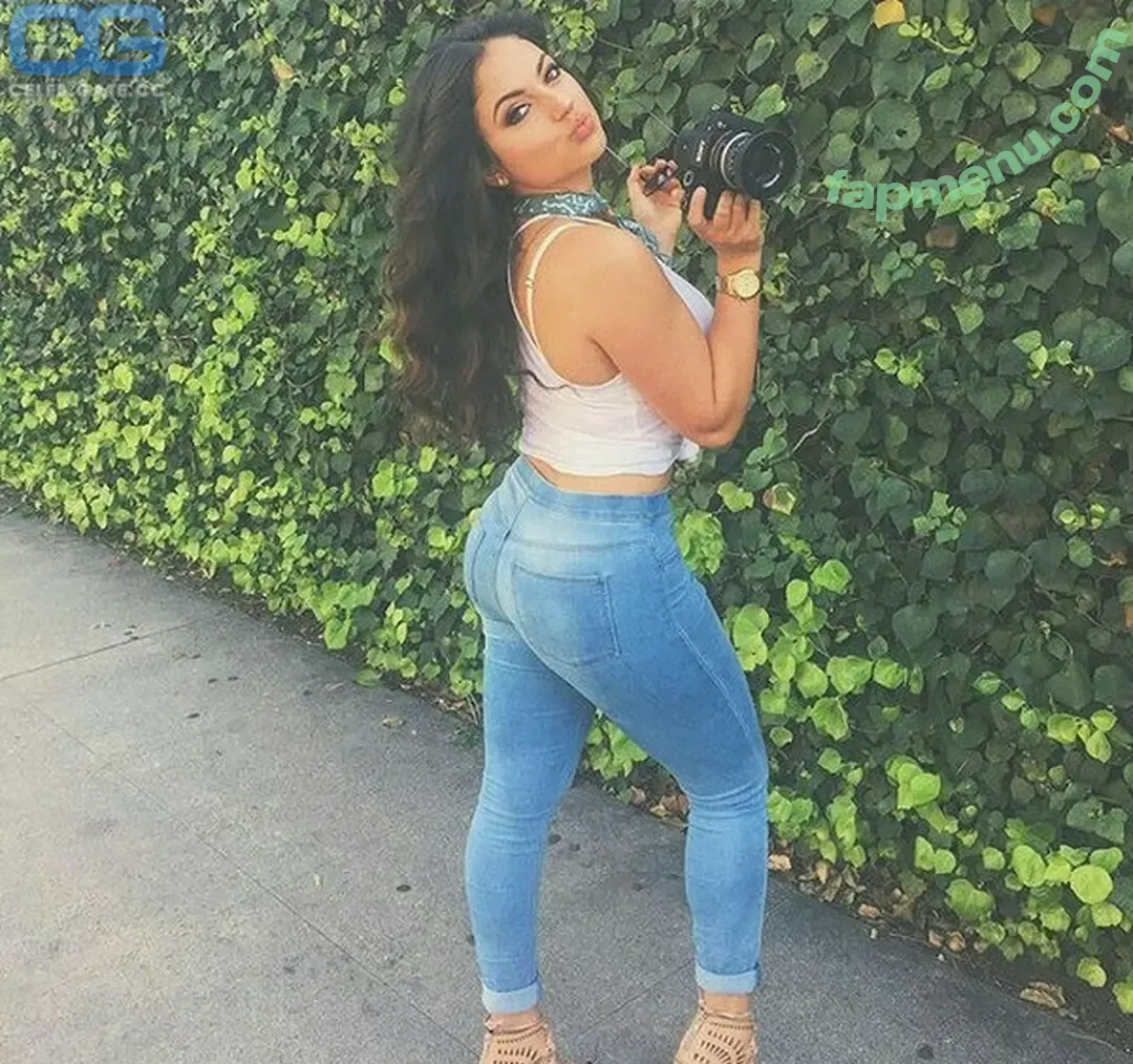 Inanna Sarkis nude photo #0036 (inanna / inannainanna)
