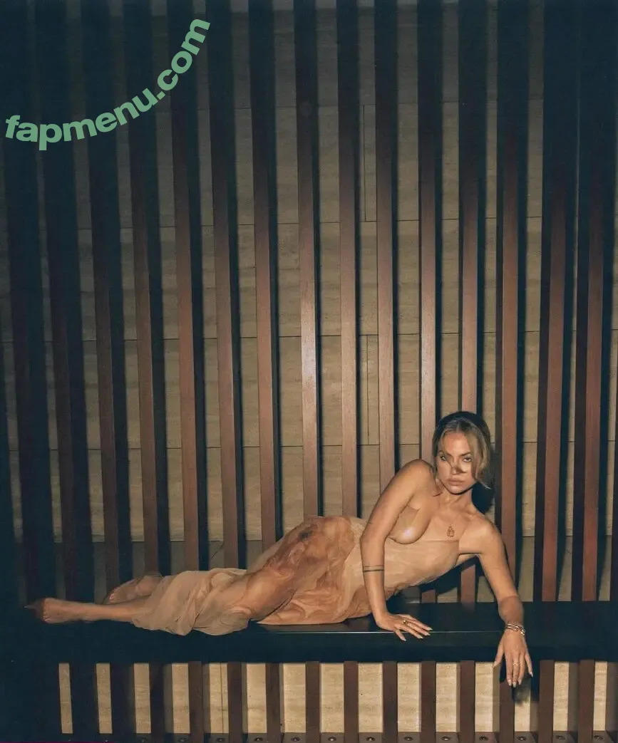 Inanna Sarkis nude photo #0059 (inanna / inannainanna)