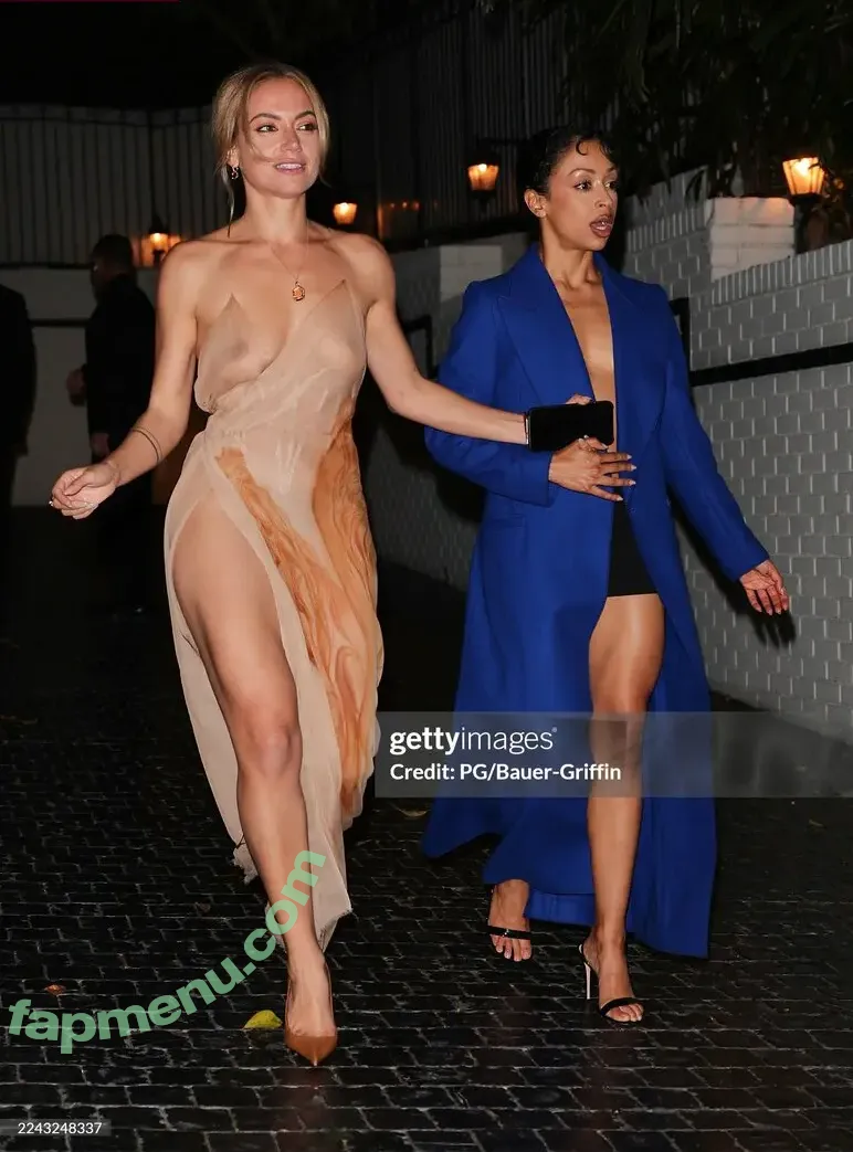 Inanna Sarkis nude photo #0073 (inanna / inannainanna)