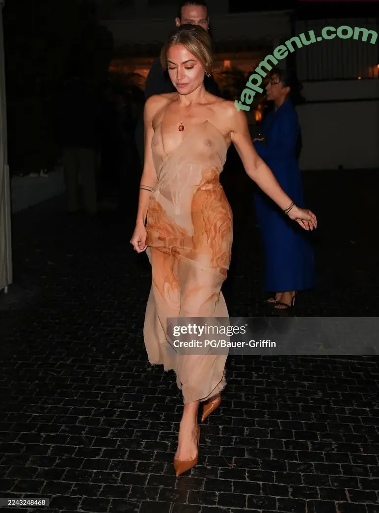 Inanna Sarkis nude photo #0074 (inanna / inannainanna)