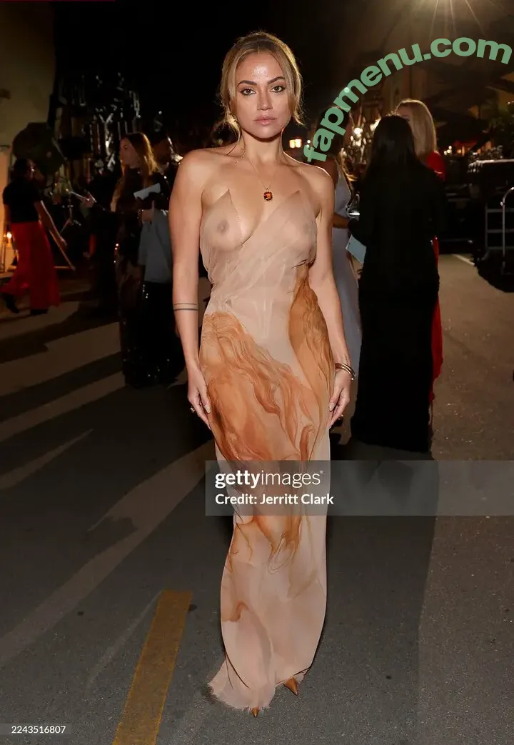 Inanna Sarkis nude photo #0076 (inanna / inannainanna)