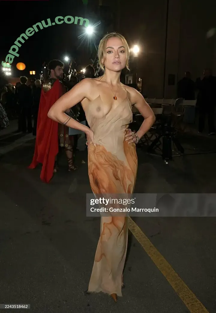 Inanna Sarkis nude photo #0078 (inanna / inannainanna)