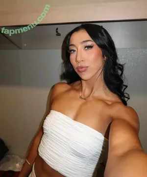 Indi Hartwell nude