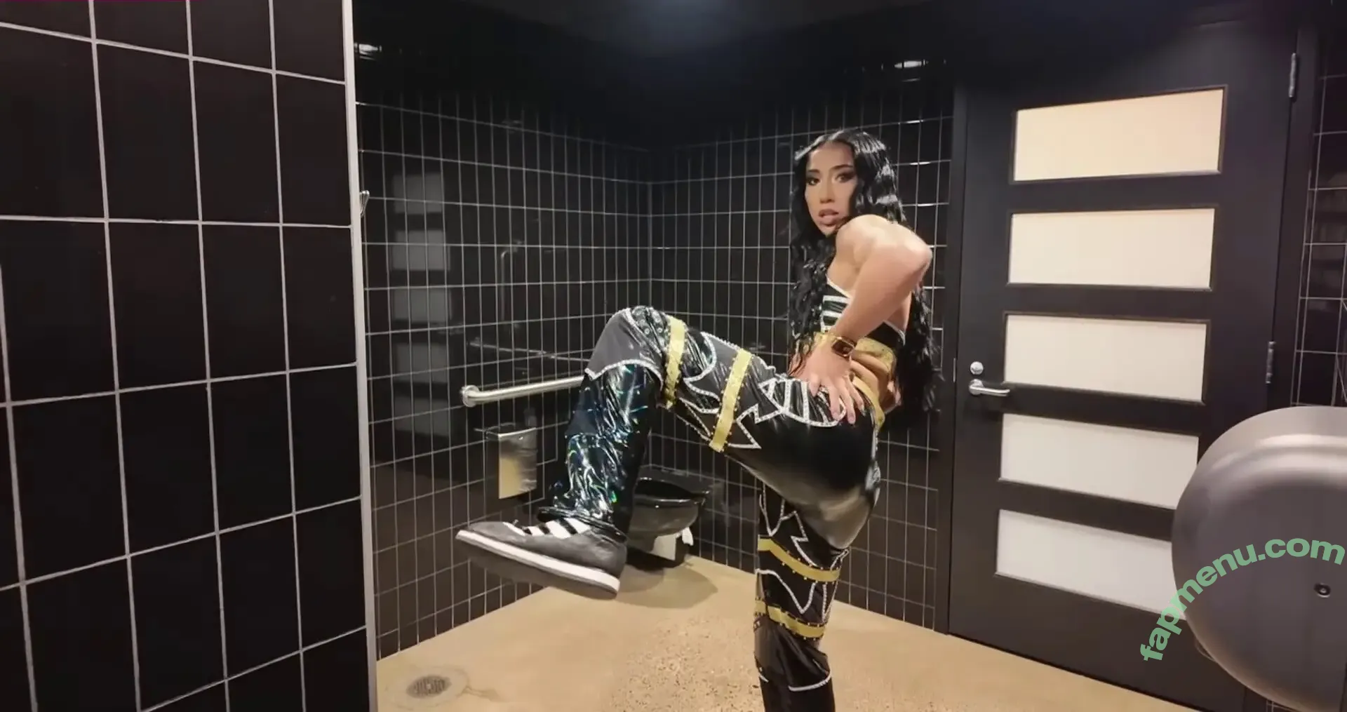 Indi Hartwell nude photo #0423 (indihartwell)