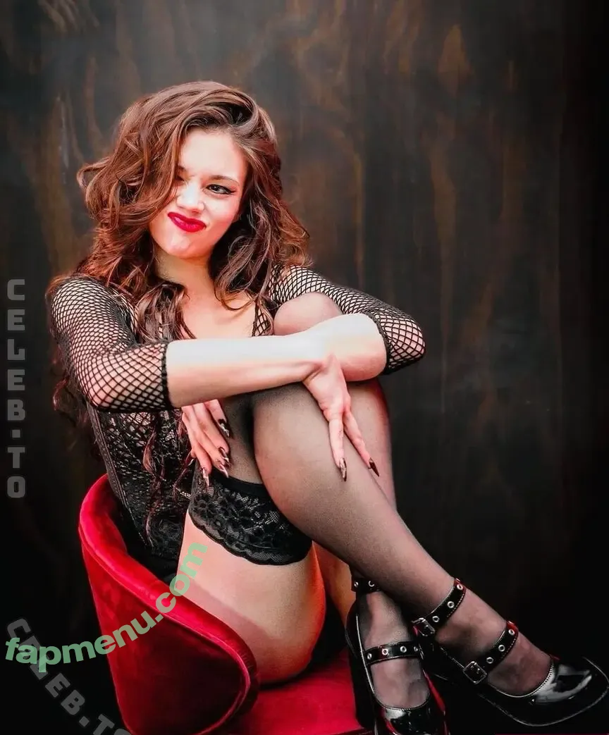 India Eisley nude photo #0182 (indiaeisley)