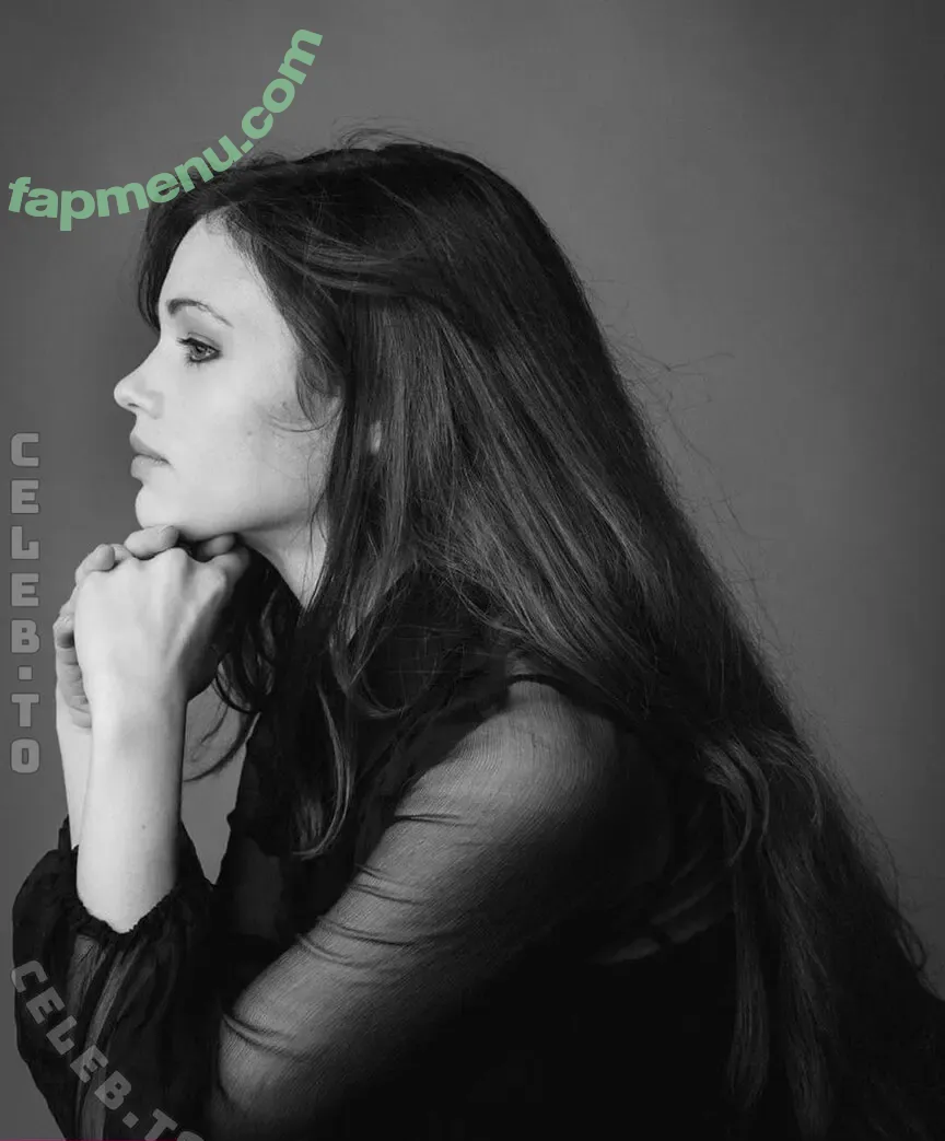 India Eisley nude photo #0187 (indiaeisley)