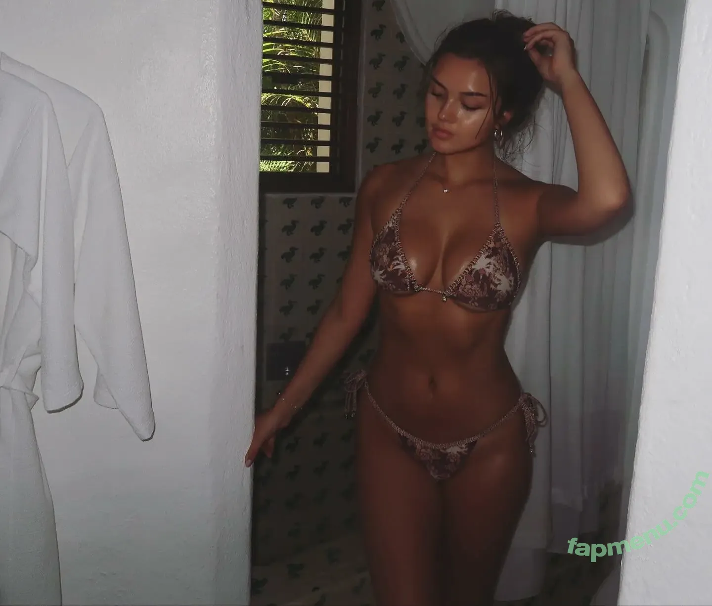 India Grace Halsell nude photo #0003 (indiagracehalsell)