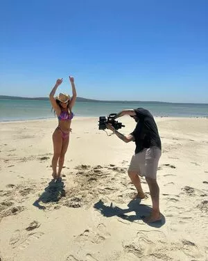 India Reynolds / indiareynolds / lovefromreyn nude photo #1000