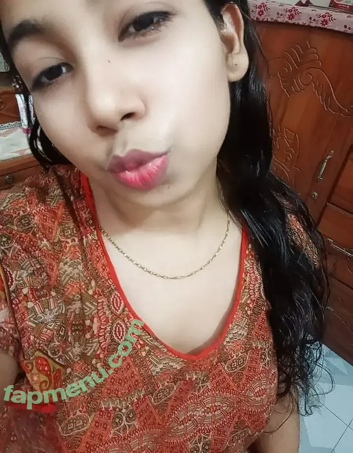 Indian Exhibition nude photo #0025 (india.exhibition)