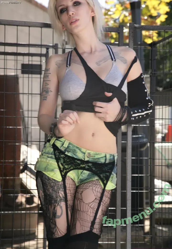 Indigo Augustine nude photo #0613 (indigoaugustine)