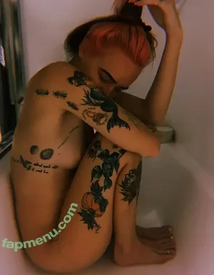Indoor_wilding / dinodarling / indoor_wildling / maxinescroggs nude photo #0175