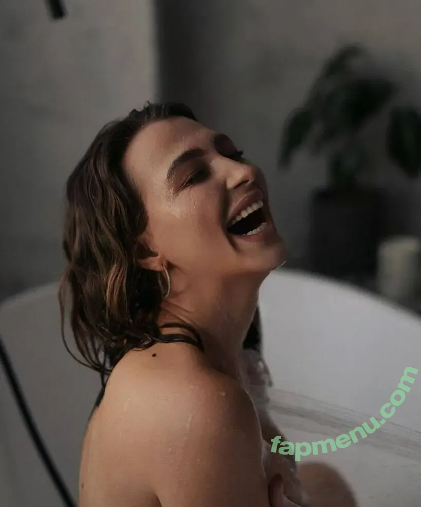 Inga Volkova nude photo #0011 (inga_volkk / nina.volkova)