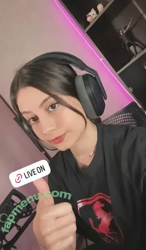 Ingrid Larissa / _ingridlarissa / yayahuz nude photo #0128