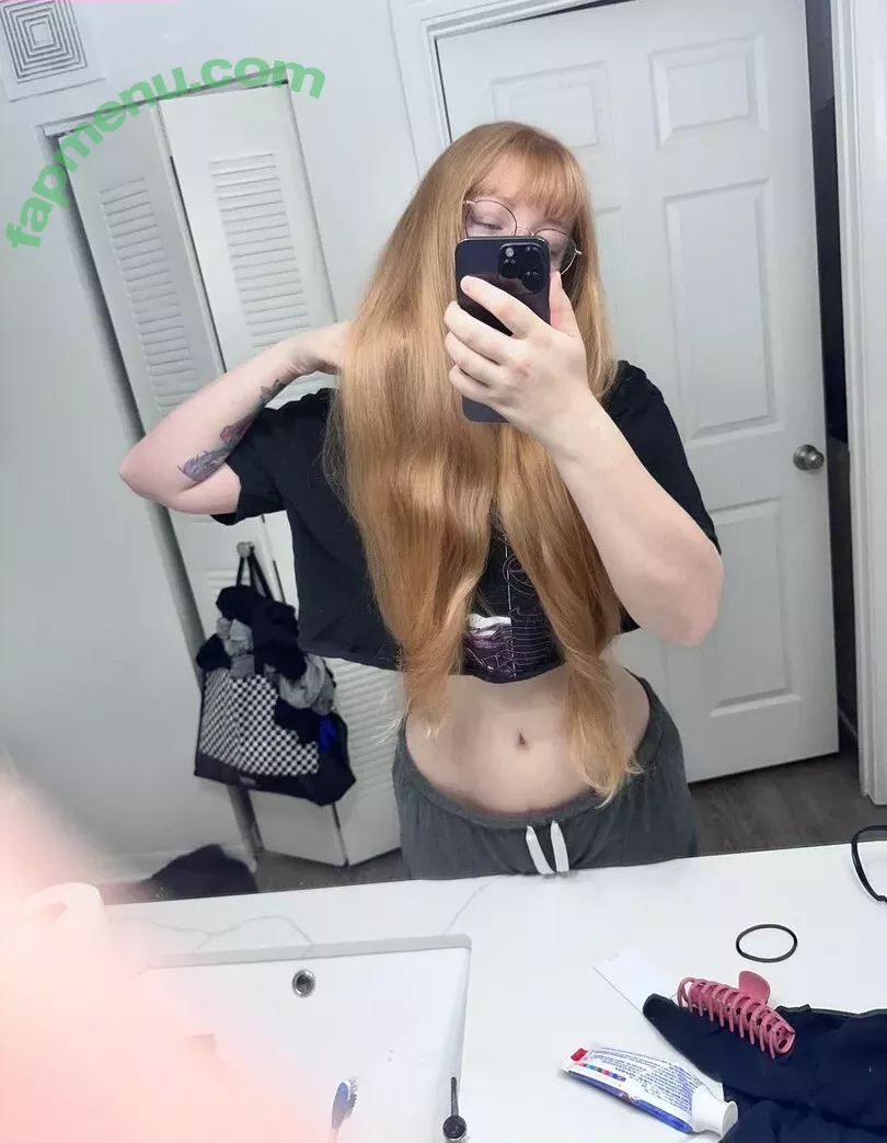 Initialelon nude photo #0112 (Megelonbox)