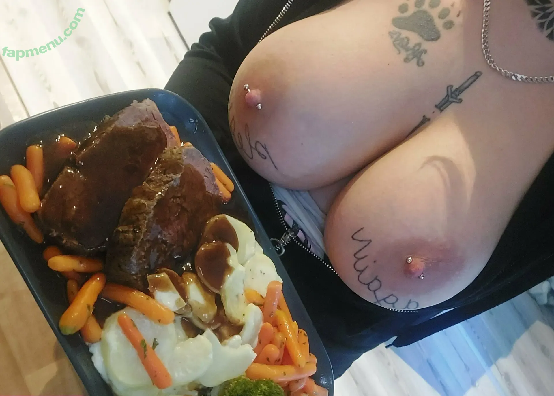 inkdsusannea nude photo #0031 (inkdsusannea)
