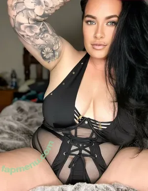 inkedivy_x / justyouraveragemum_x nude photo #0055