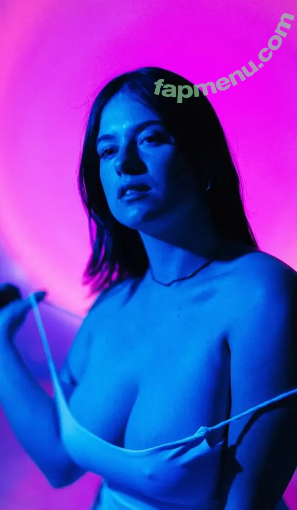 Innefable nude photo #0036 (innefable_cl / neffilicious)