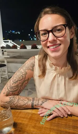 Innocenthotwifexxx / Innocenthotwife / innocent.hotwifeandhubby nude photo #0399