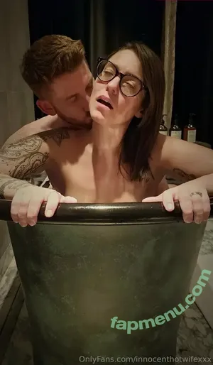 Innocenthotwifexxx / Innocenthotwife / innocent.hotwifeandhubby nude photo #0425