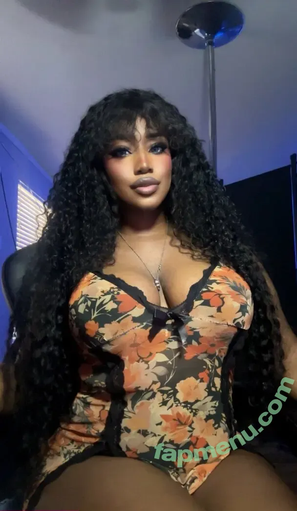 iNoireCi nude photo #0021 (noireci_)