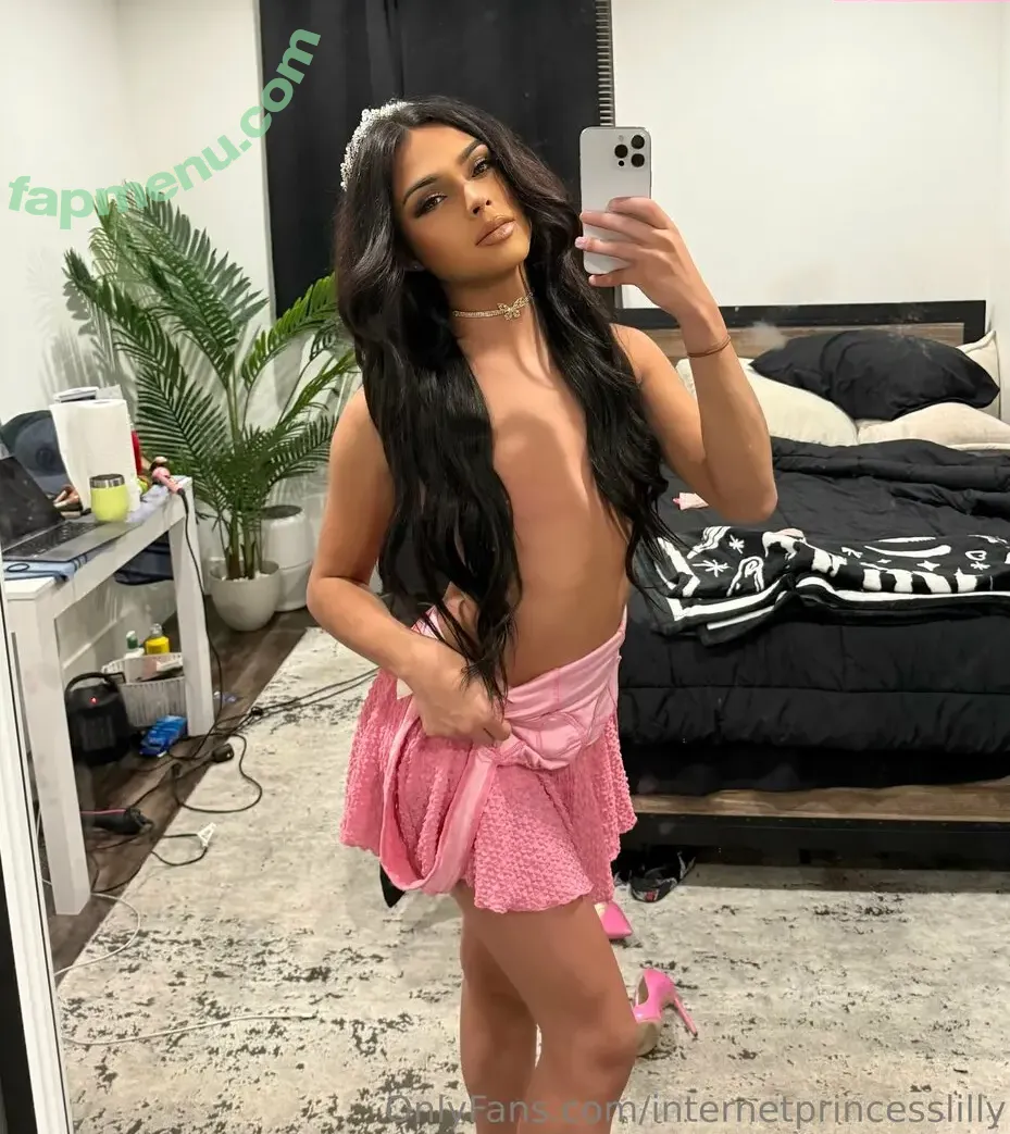 internetprincesslilly nude photo #0008 (lyfeaslilly)