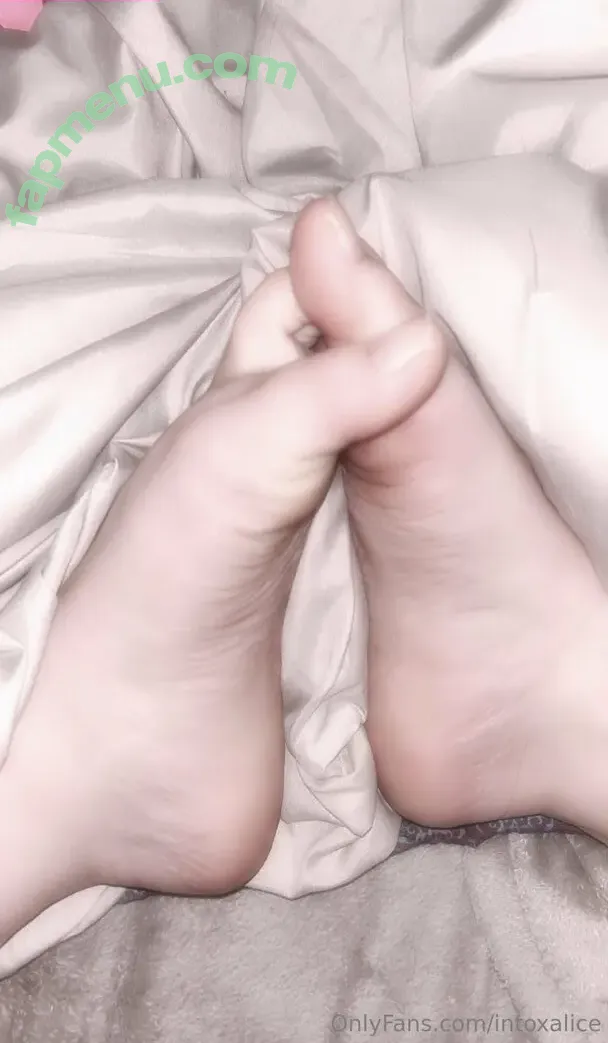 intoxalice nude photo #0014 (itztocaalice)