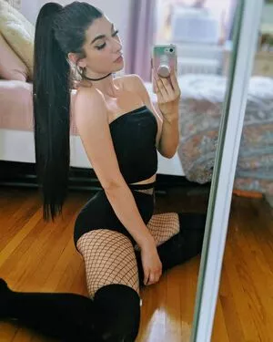 InvaderVie nude photo #0032