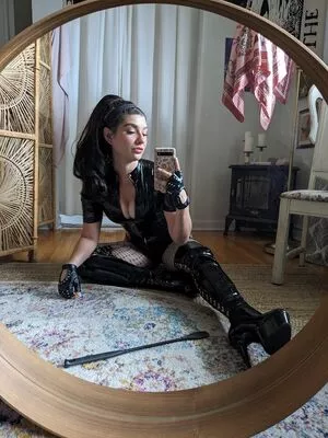 InvaderVie nude photo #0280