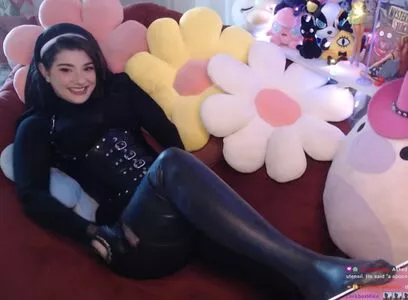 InvaderVie nude photo #0611