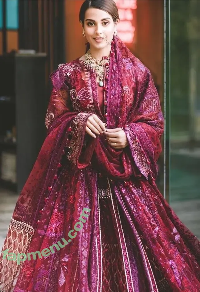 Iqra Aziz nude photo #0023 (iiqraaziz)
