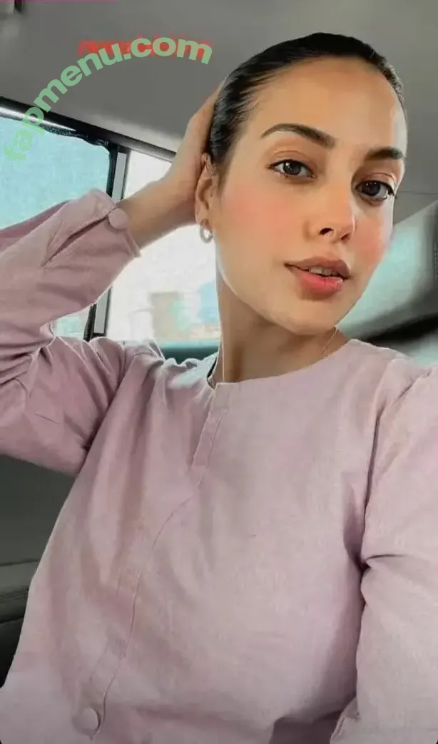 Iqra Aziz nude photo #0025 (iiqraaziz)