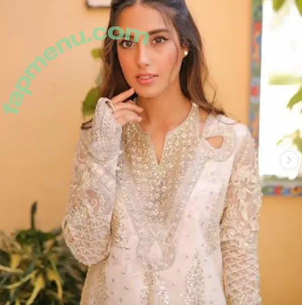 Iqra Aziz nude photo #0034 (iiqraaziz)