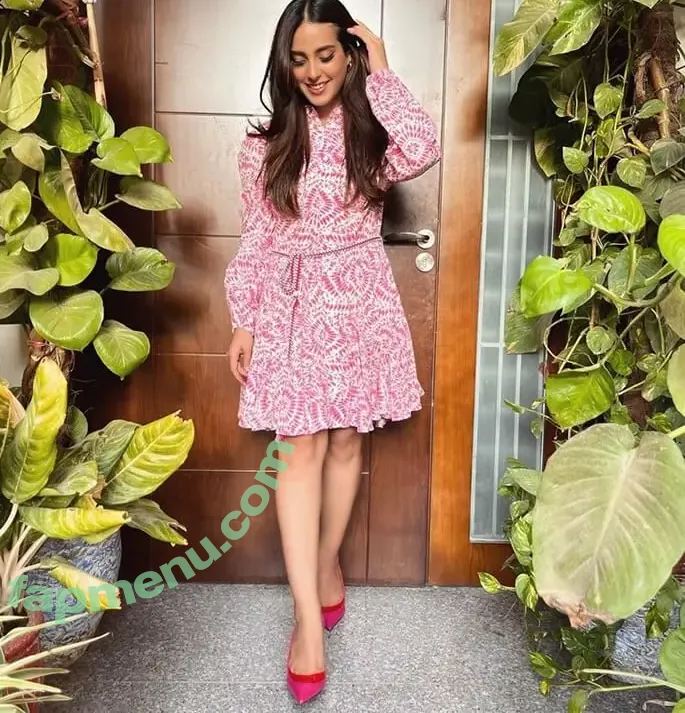 Iqra Aziz nude photo #0038 (iiqraaziz)