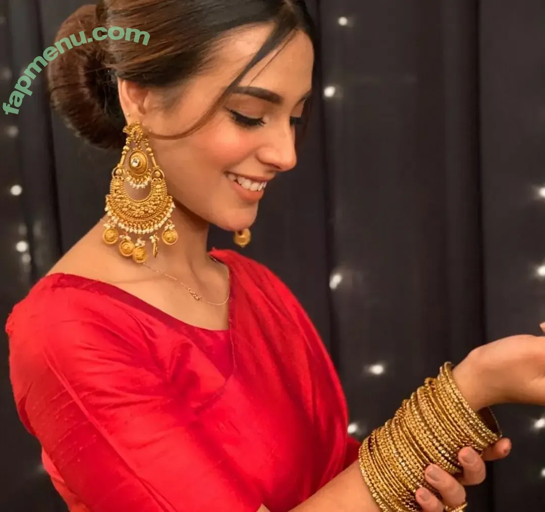Iqra Aziz nude photo #0042 (iiqraaziz)