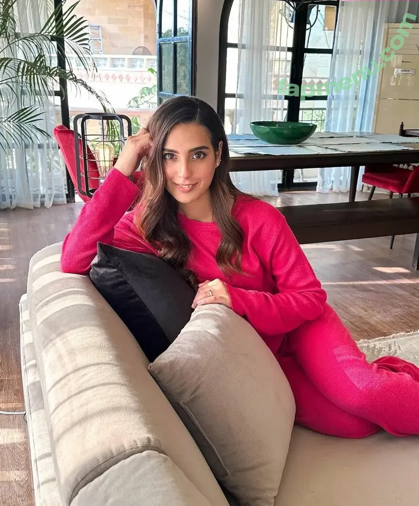 Iqra Aziz nude photo #0044 (iiqraaziz)