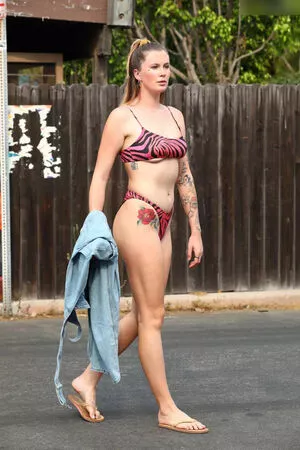 Ireland Baldwin / chloebaldwin... / irelandbasingerbaldwin nude photo #0329