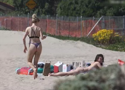 Ireland Baldwin / chloebaldwin... / irelandbasingerbaldwin nude photo #0387