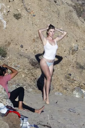 Ireland Baldwin / chloebaldwin... / irelandbasingerbaldwin nude photo #0416