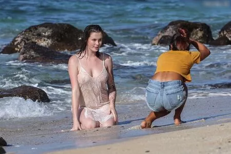 Ireland Baldwin / chloebaldwin... / irelandbasingerbaldwin nude photo #0435