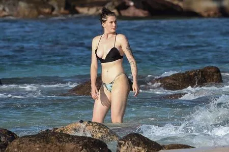 Ireland Baldwin / chloebaldwin... / irelandbasingerbaldwin nude photo #0445