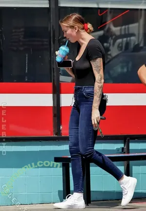 Ireland Baldwin / chloebaldwin... / irelandirelandireland nude photo #0666